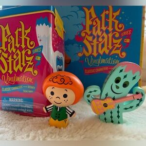 Disney Park Stars Series 3 Vinylmation - It's a Small World Irish Boy & Cactus
